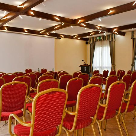 Hotel Villa Ducale Parma Bagian luar foto