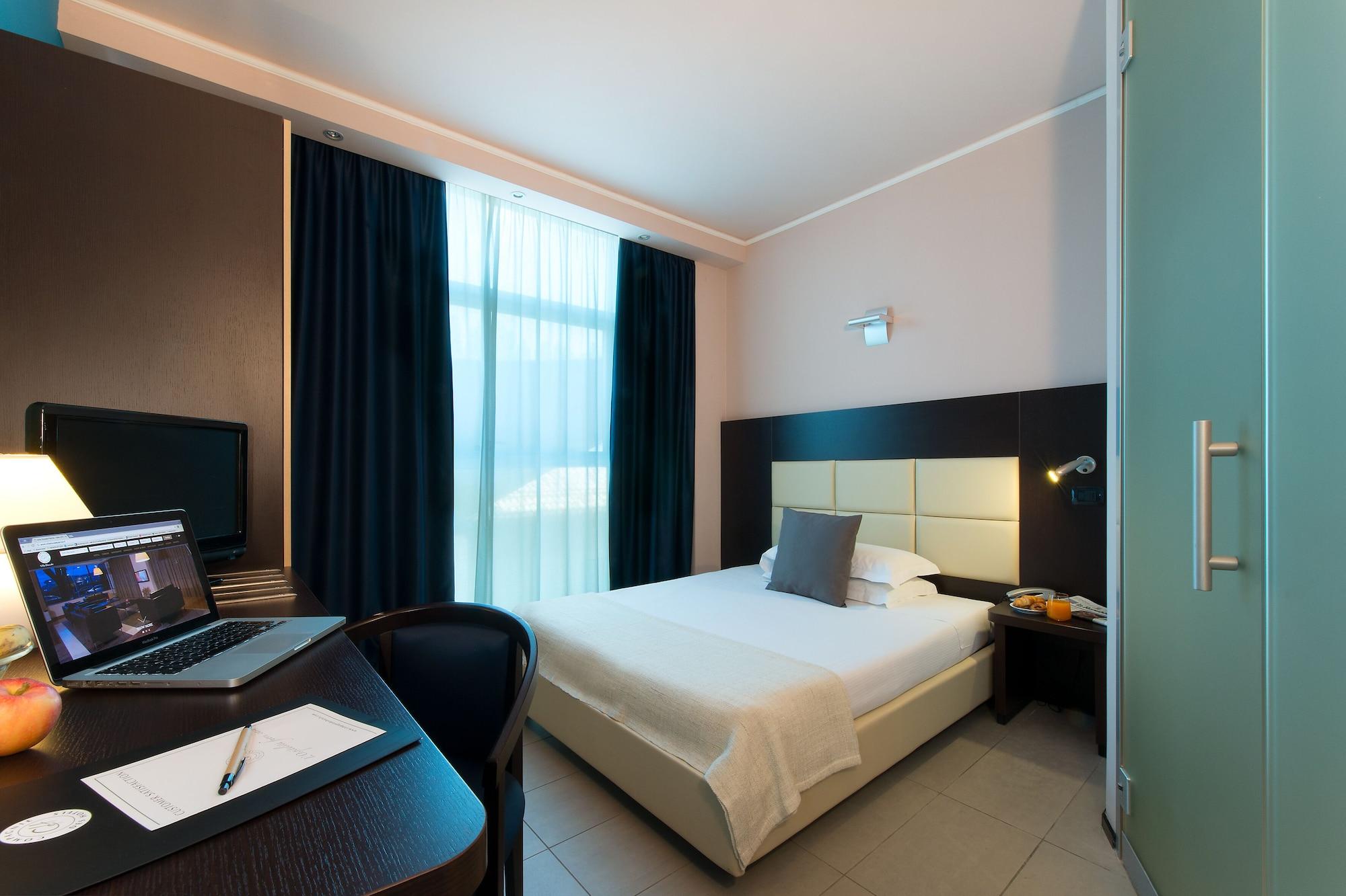 Hotel Villa Ducale Parma Bagian luar foto