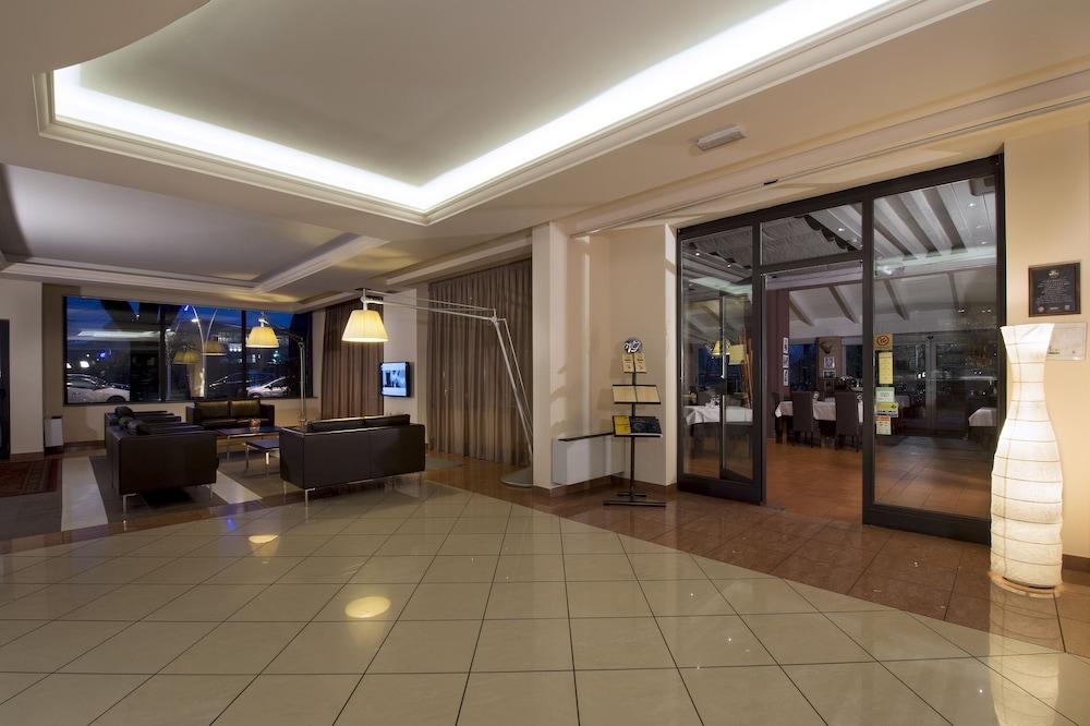 Hotel Villa Ducale Parma Bagian luar foto
