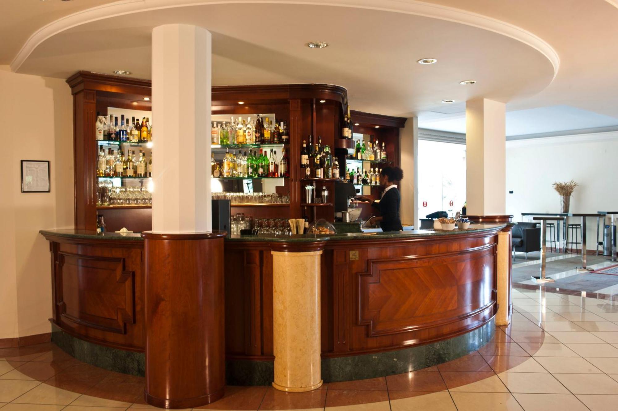 Hotel Villa Ducale Parma Bagian luar foto