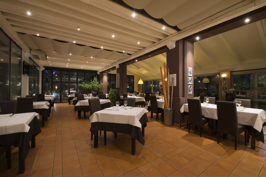 Hotel Villa Ducale Parma Bagian luar foto