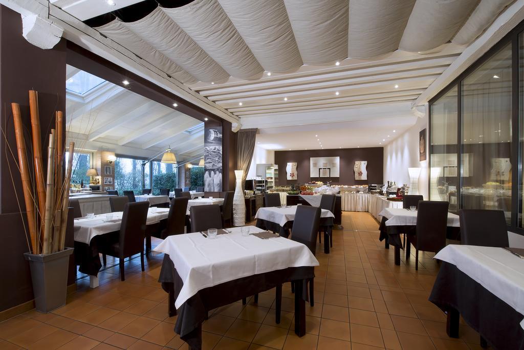 Hotel Villa Ducale Parma Bagian luar foto