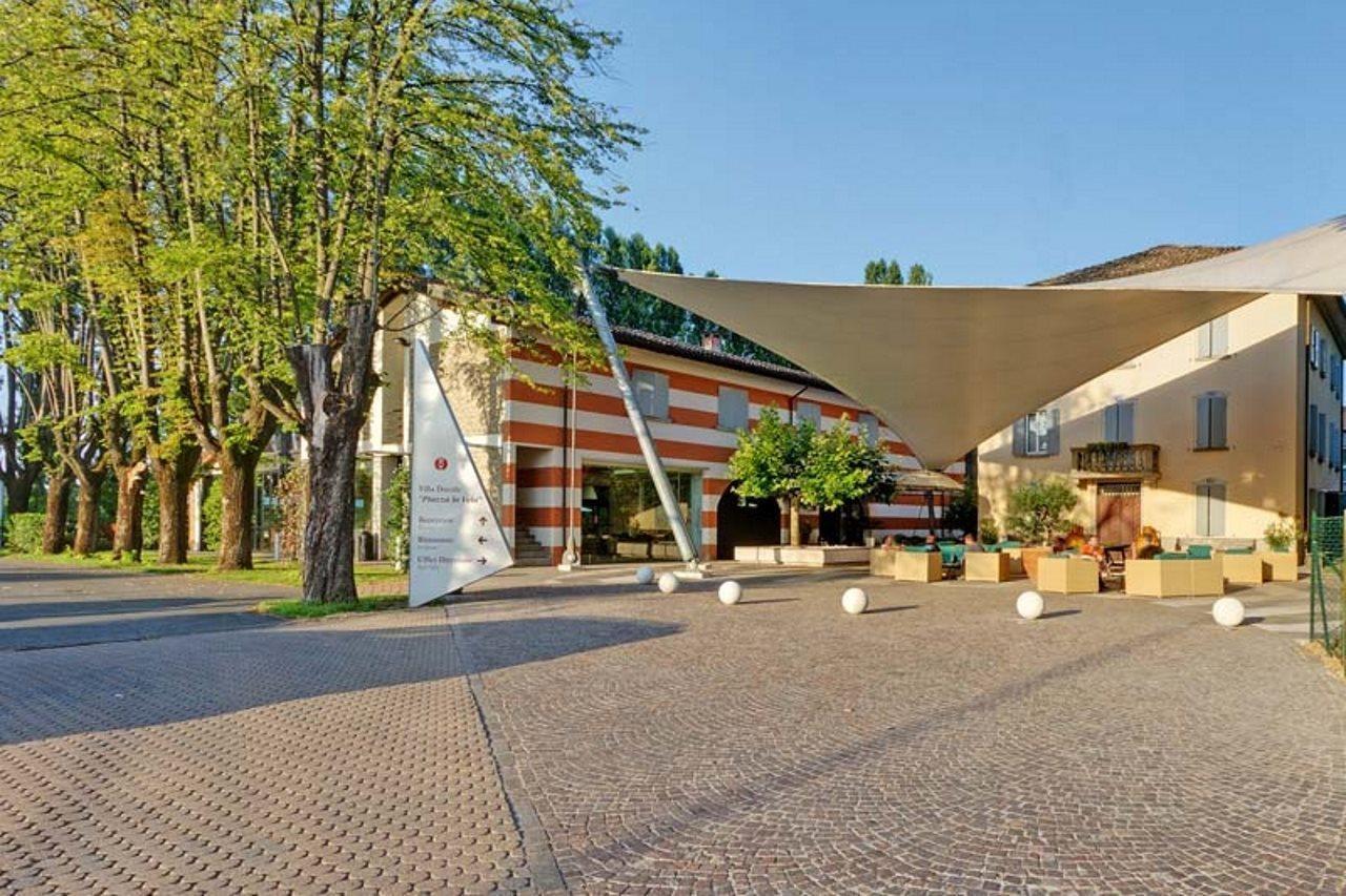 Hotel Villa Ducale Parma Bagian luar foto