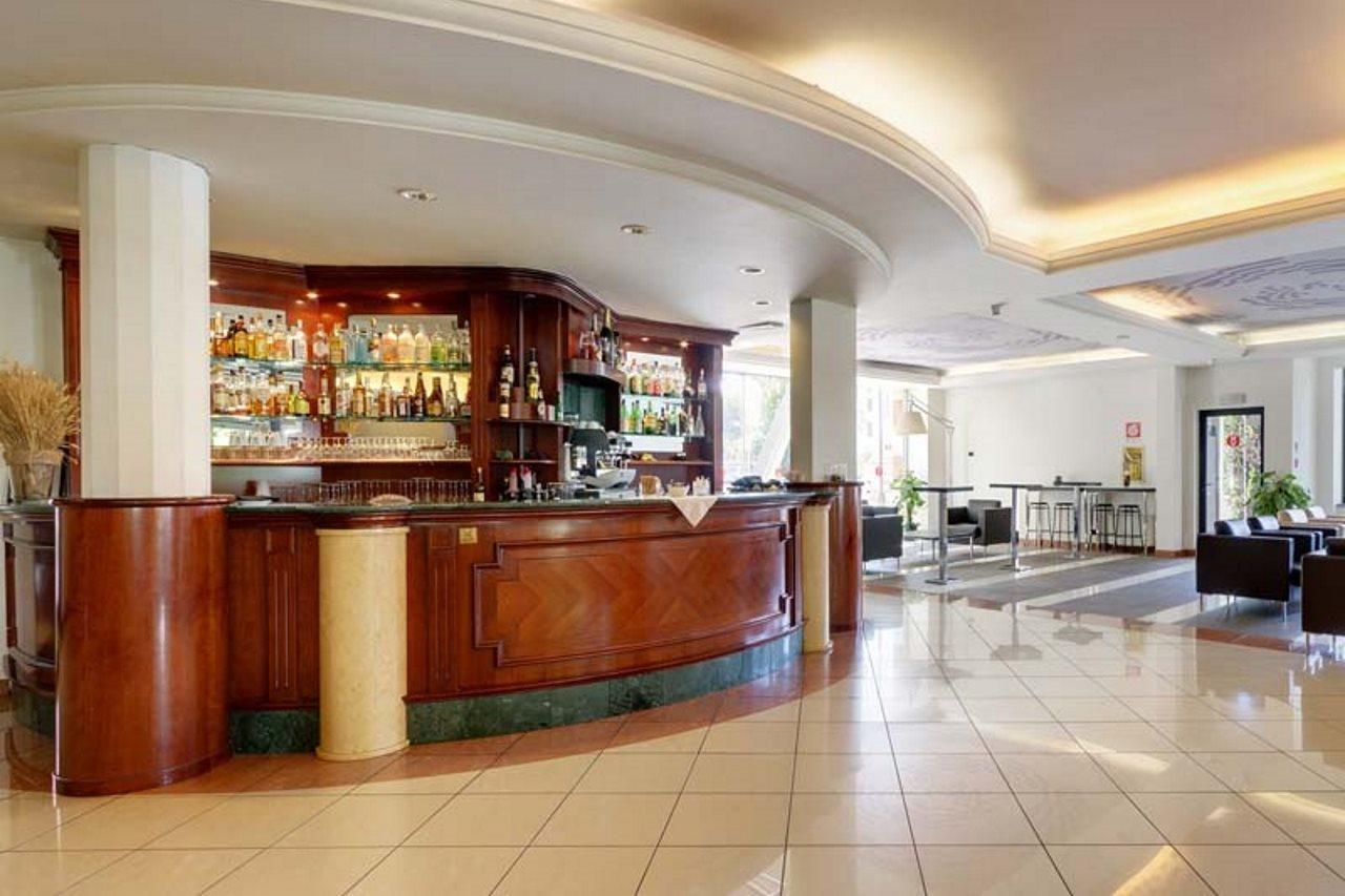 Hotel Villa Ducale Parma Bagian luar foto