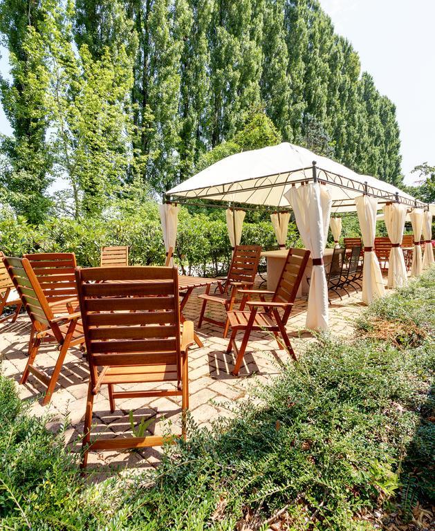 Hotel Villa Ducale Parma Bagian luar foto